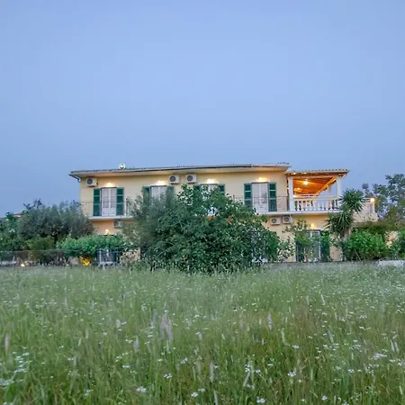 Aparthotel Kapetanios Luxury