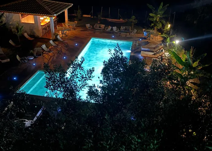 Kapetanios Luxury Aparthotel 3*