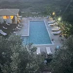Apart Otel Kapetanios Luxury 3*