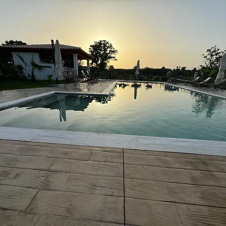 Kapetanios Luxury 公寓式酒店