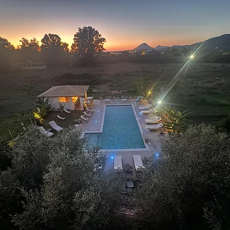 Kapetanios Luxury 公寓式酒店